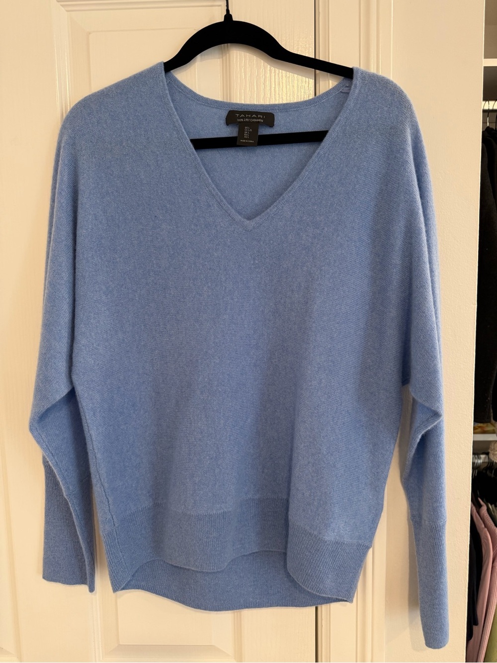 Tahari V-Neck 100% Cashmere Sweater in Light Blue
